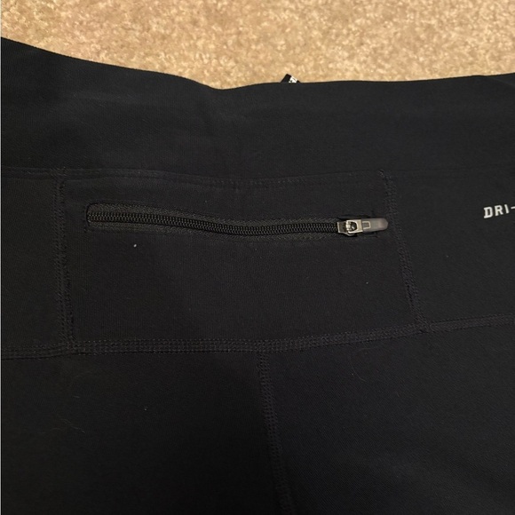 Nike Knee Length Dri-Fit Black Athletic Bottoms - Picture 4 of 5